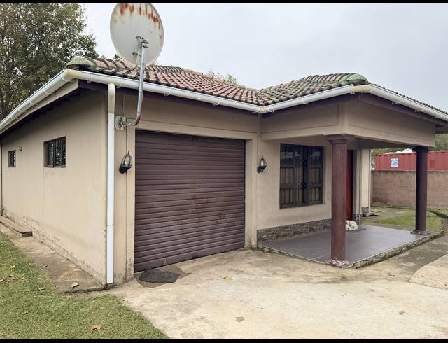 3 BEDROOM FREEHOLD FOR SALE IN MPOPHOMENI